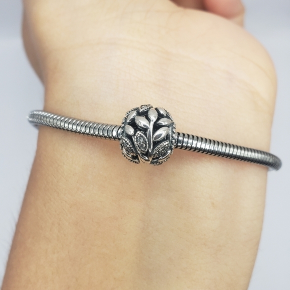 Bracelet Charm Family Tree Round Sterling Silver 925 Mom Jewelry Gift - Picture 2 of 5